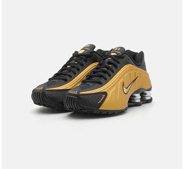 Nike Shox R4 Negro Metálico Dorado