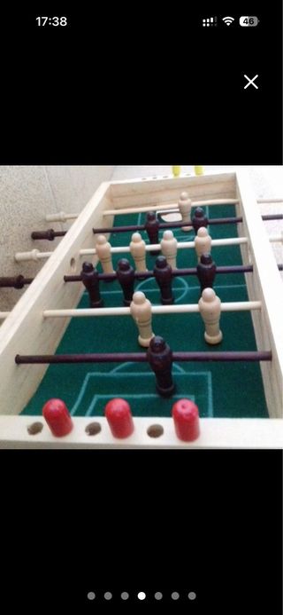 Futbolín de madera para mesa de la marca trotamund