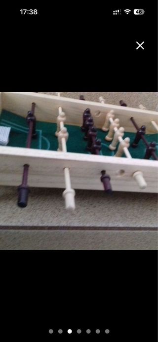 Futbolín de madera para mesa de la marca trotamund