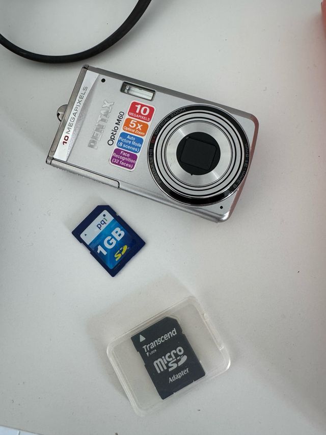 Cámara Pentax Optio M60 10MP 5x Zoom con caja