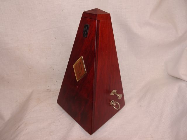 Metrónomo Wittner Maelzel 9270 con campana