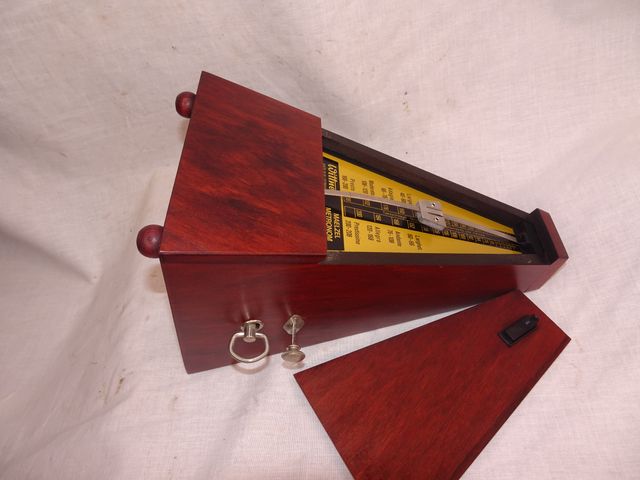 Metrónomo Wittner Maelzel 9270 con campana
