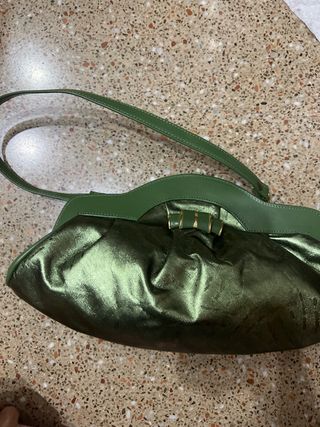 Bolso de mano verde elegante