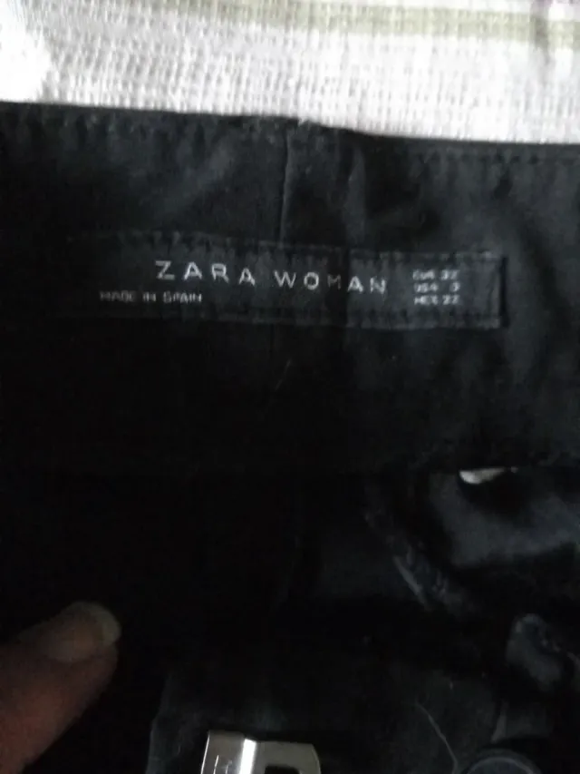 Pantalón tobillero negro