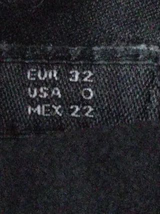 Pantalón tobillero negro