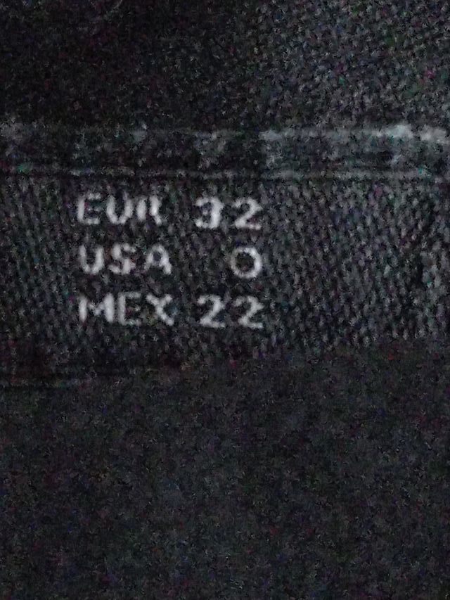 Pantalón tobillero negro