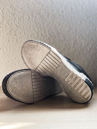 Puma Cali Bold (Negro/Oro metálico)