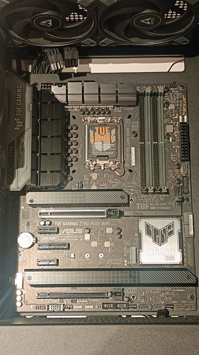 Placa Base ASUS TUF Gaming Z790-PLUS WIFI