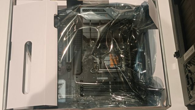 Placa Base ASUS TUF Gaming Z790-PLUS WIFI