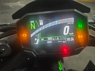 Kawasaki Z900 Negra y Verde