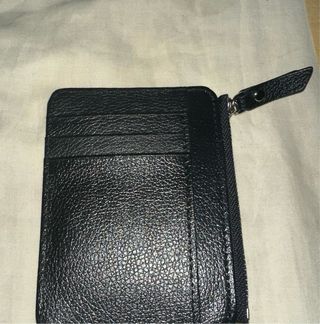 Tarjetero negro con cremallera