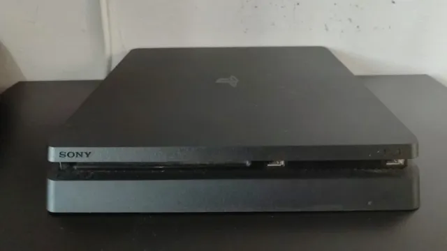 PS4 Slim 860GB + 2 Mandos Originales