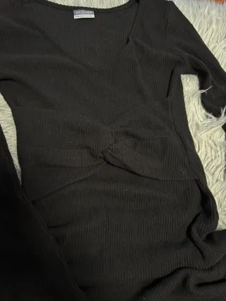 Vestido largo negro acanalado