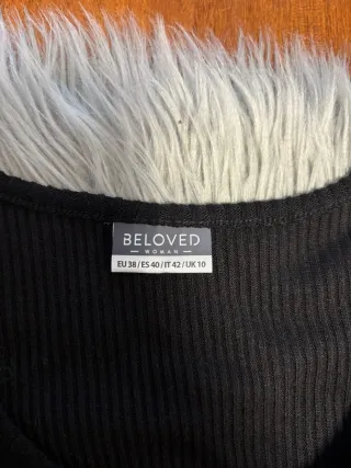 Vestido largo negro acanalado