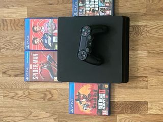 PS4 (PlayStation 4) Negra + Juegos