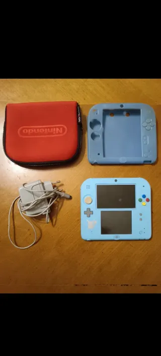 Nintendo 2DS Azul con Accesorios y juegos.