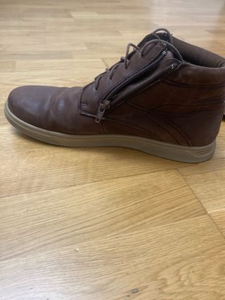 Botas marrones de cuero