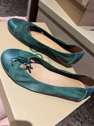 Manoletinas verdes piel y ante