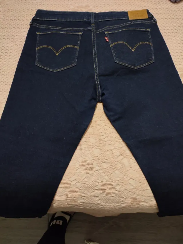 Pantalón Levis 711 Skinny T-31 Azul