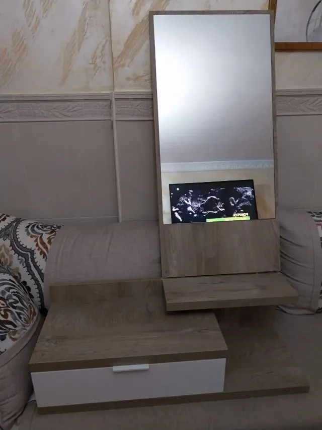 Mueble recibidor con espejo y cajón