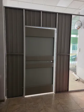 Puertas de chapa para trasteros