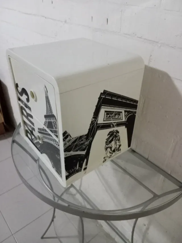 Cajonera Torre Eiffel Plástico