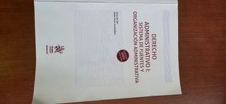 LIBROS DE PIMER CURSO DEL GRADO DE DERECHO UNED