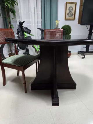 Mesa redonda madera y cristal con 4 sillas