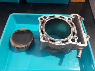 Cilindro y pistón Suzuki DRZ LTZ 400