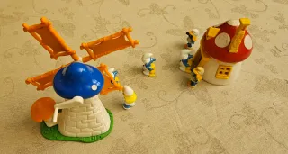 Kinder Sorpresa Mulino Puffi con Mugnaio