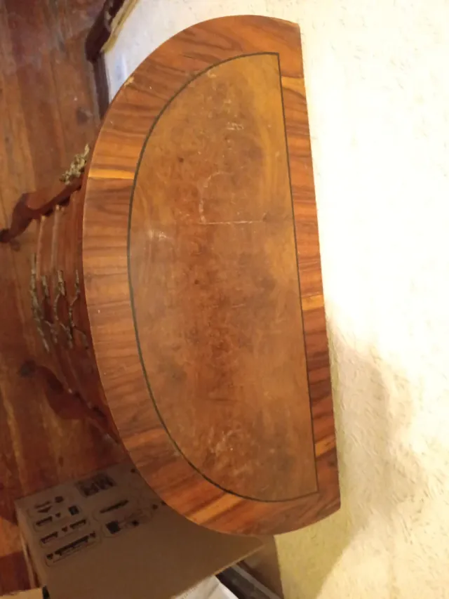 Mesilla de noche de madera y metal