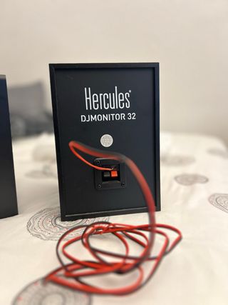 Altavoces Hercules DJMonitor 32