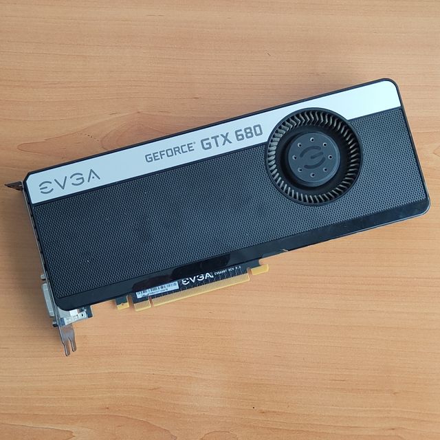 EVGA GeForce GTX 680 4GB Gráfica