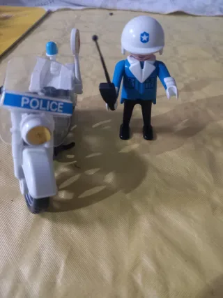 Playmobil Policía Moto y Figura