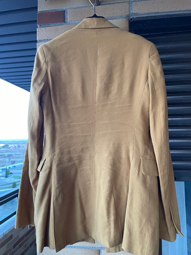 Blazer mostaza doble botonadura