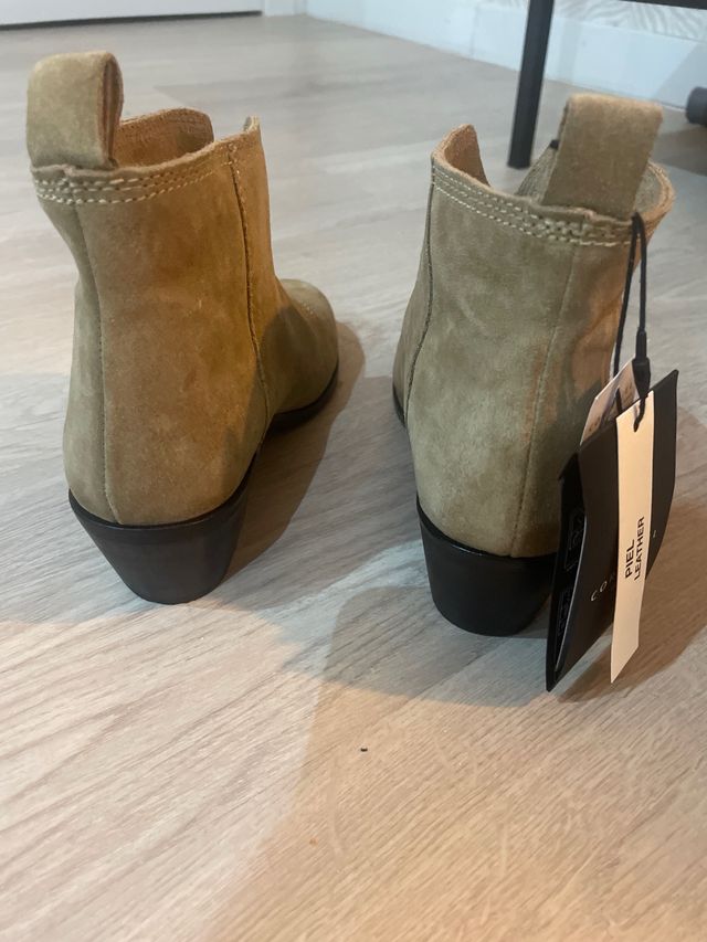 Botines de piel beige