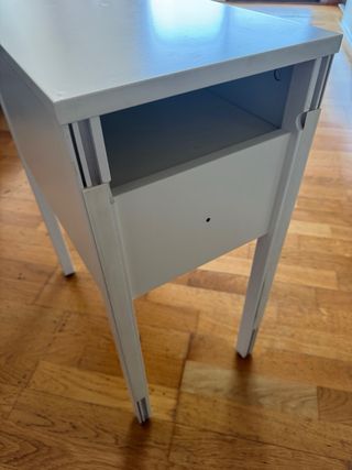 Mesita NORDLI blanca de Ikea