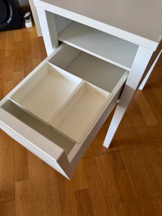 Mesita NORDLI blanca de Ikea