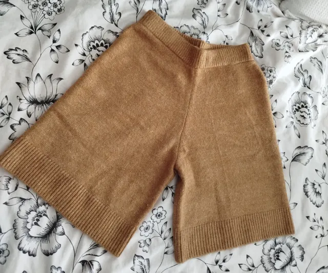 Pantalones cortos de punto beige