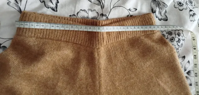 Pantalones cortos de punto beige