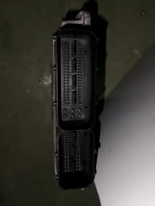 Centralita motor Volkswagen ECU 03F 906 070 GF