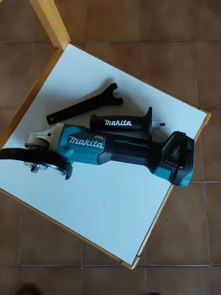RADIAL AMOLADORA MAKITA DGA504