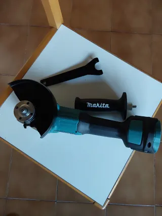 RADIAL AMOLADORA MAKITA DGA504
