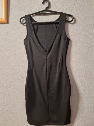 Vestido negro ceñido fiesta
