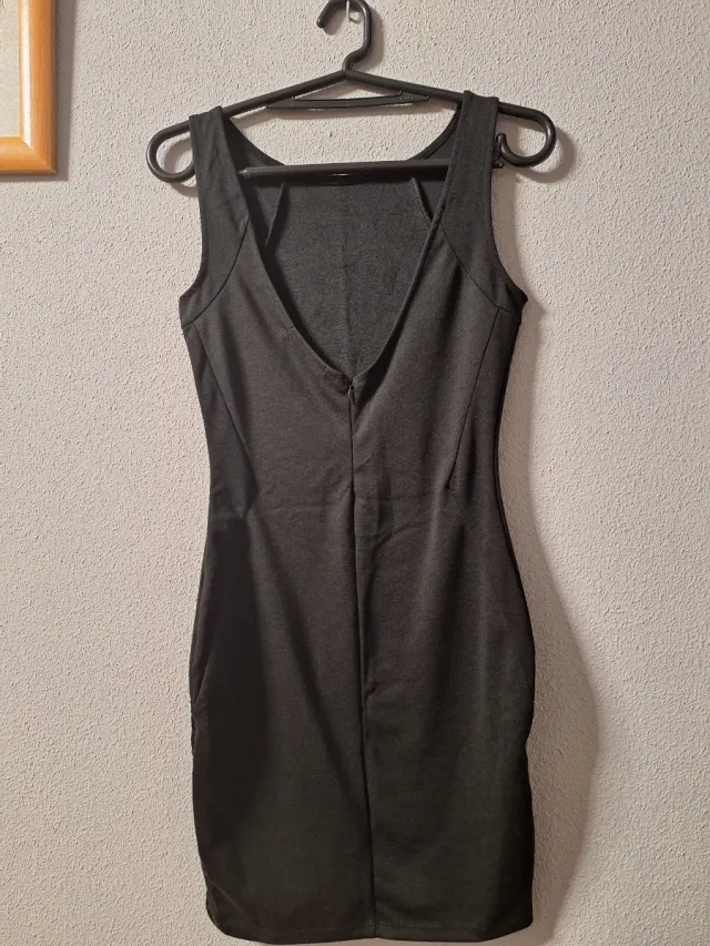 Vestido negro ceñido fiesta