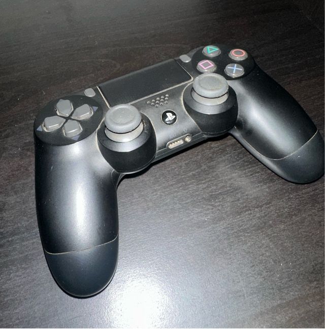 PlayStation 4 Slim - 500GB + Mando original