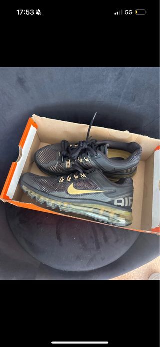 Nike Air Max Zapatillas Negras y Doradas