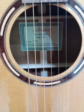 Guitarra Acústica J. Alvarez AV-150