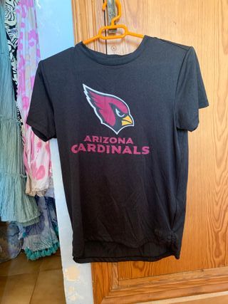 Camiseta deportiva gris con cremallera