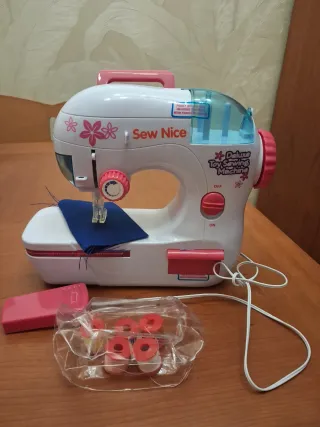 Máquina de coser de juguete Sew Nice